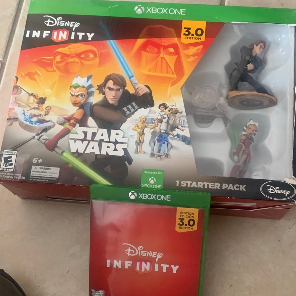 Disney Infinity 3.0 Star Wars Xbox One Set - Red and Multicolor